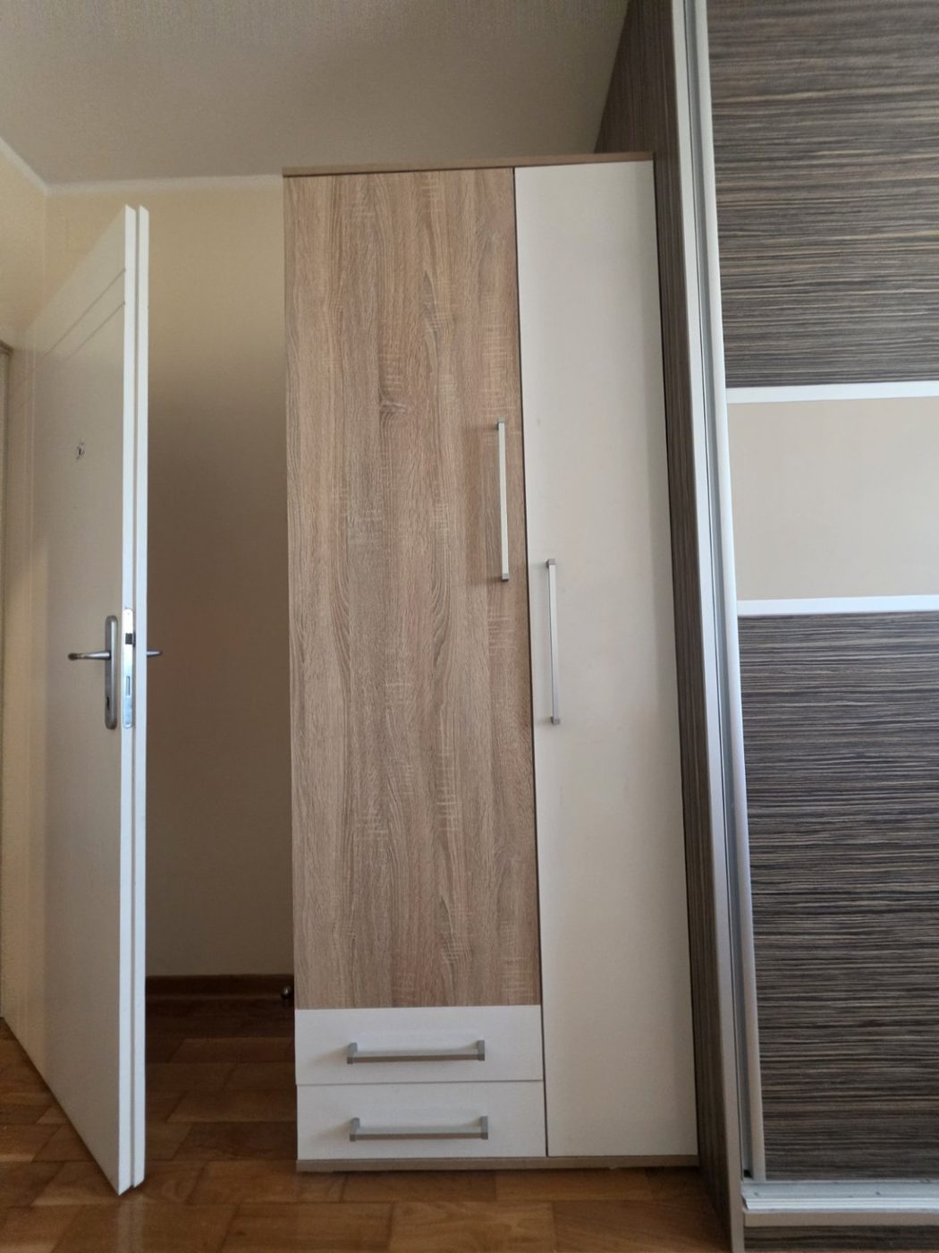Montaža dvobojnog plakara sa fiokama